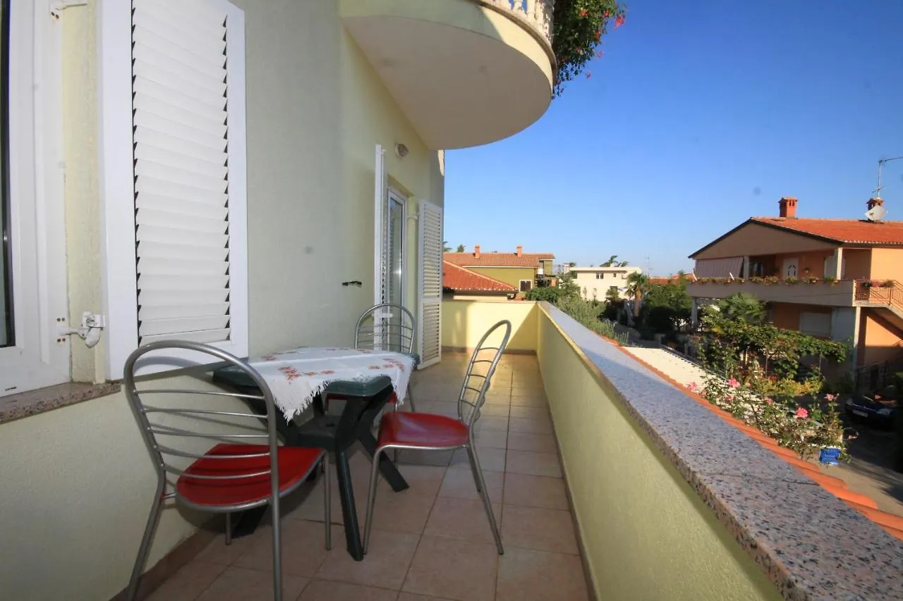 Apartments With A Parking Space Umag - 7147